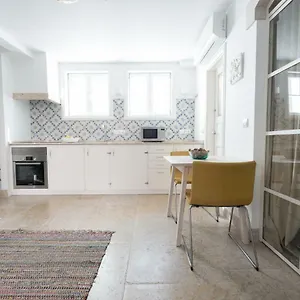 Almamater Apartment